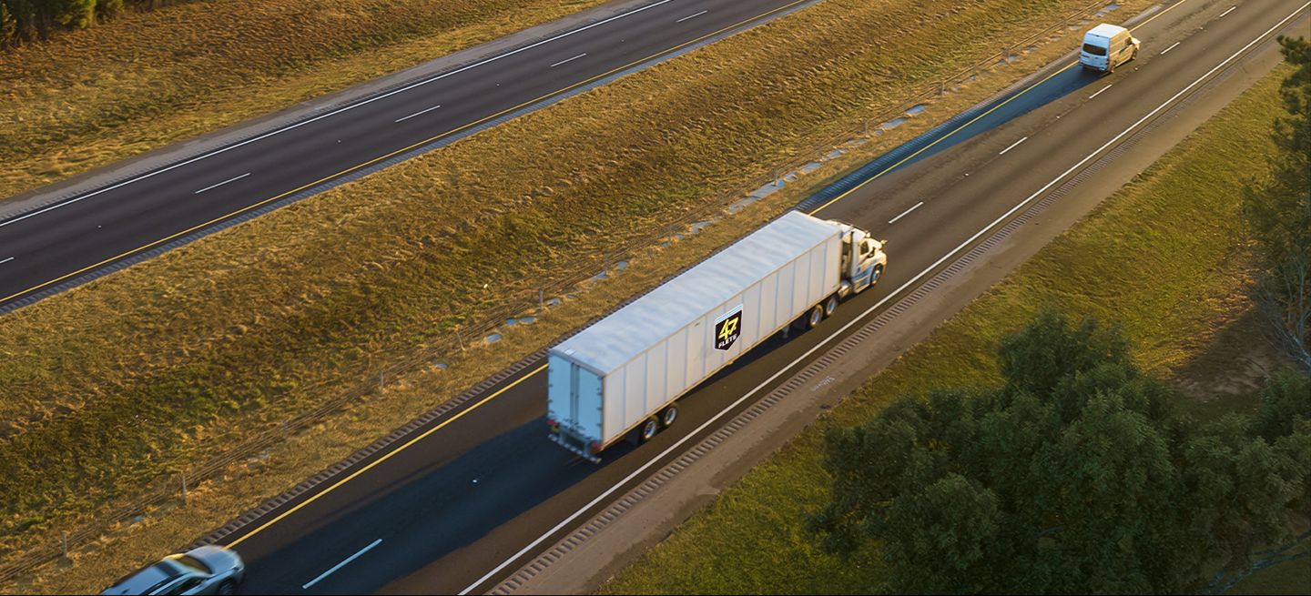 Camión de 47EXPRESO en ruta